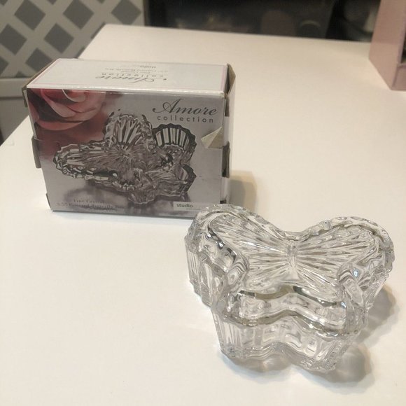 Fine Crystal 3.5" Covered Butterfly Box Amore Collection by Studio Crystal - Picture 1 of 8
